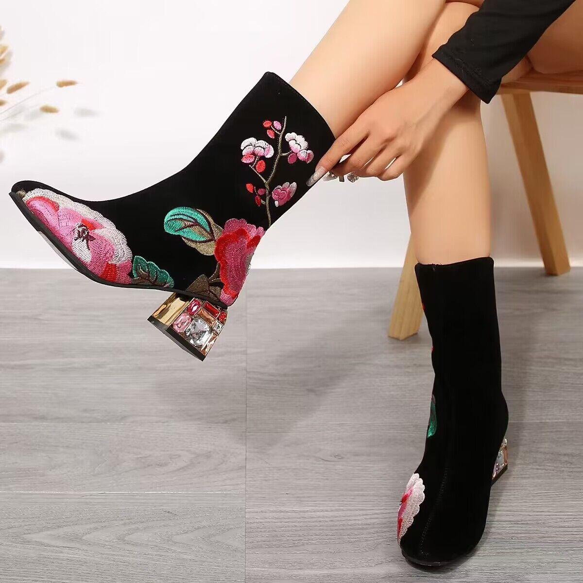 Isabelle | Blumenstickerei Mid-Calf Vintage Stiefel für Herbst und Winter