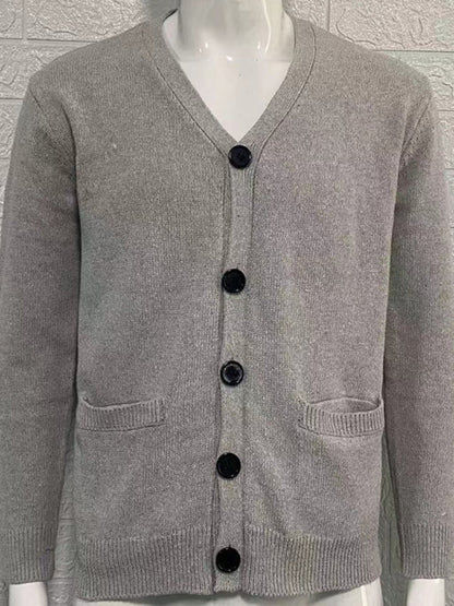 Lukas | Klassische Strickjacke mit Knopfleiste und V-Ausschnitt für Herren